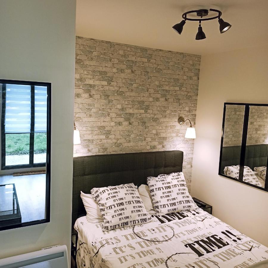 Detente & Jardin By Beds4Wanderlust - Charmant T2 Avec Jardin - Gare Plaisir-Grignon, Versailles 20Km Exterior photo